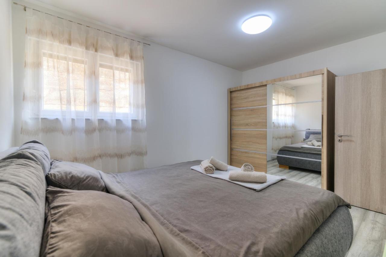 Apartment Luka Senj  Exteriör bild
