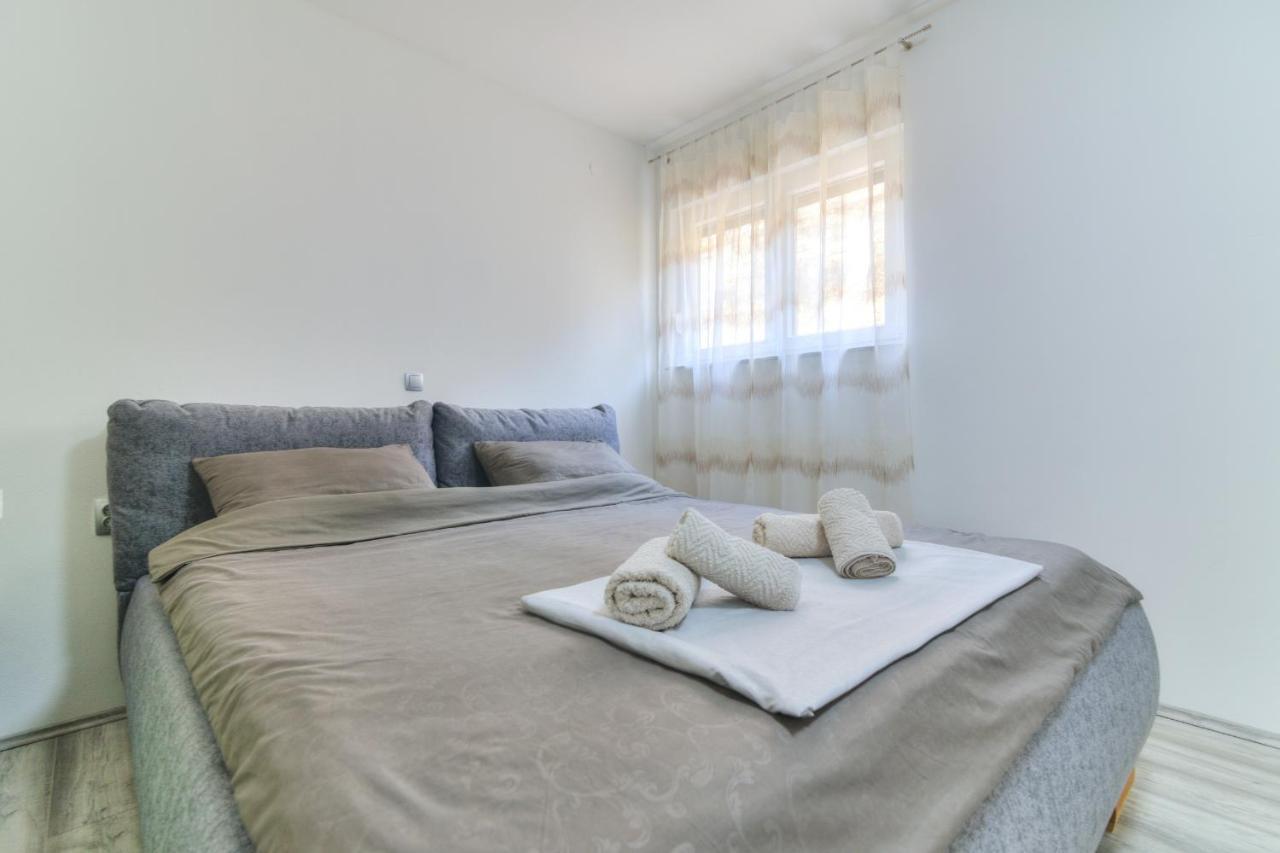 Apartment Luka Senj  Exteriör bild